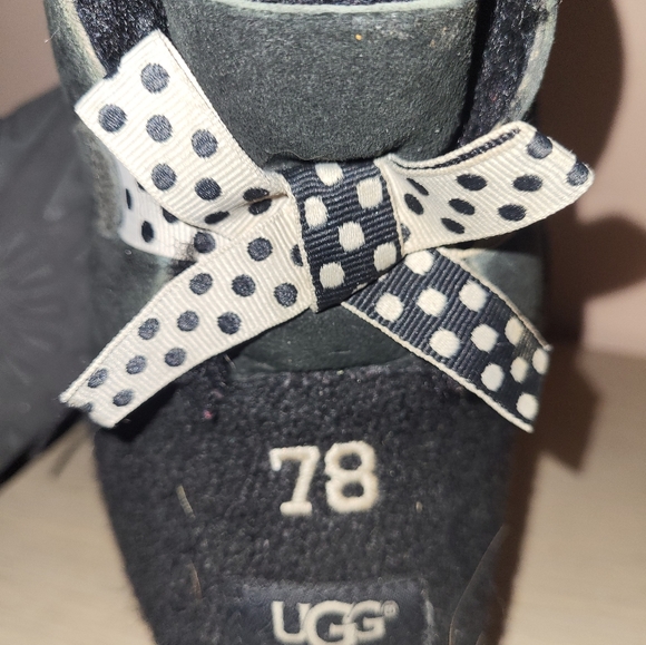 UGGS Black Suede Booties With Bows Size 9 - Picture 4 of 5